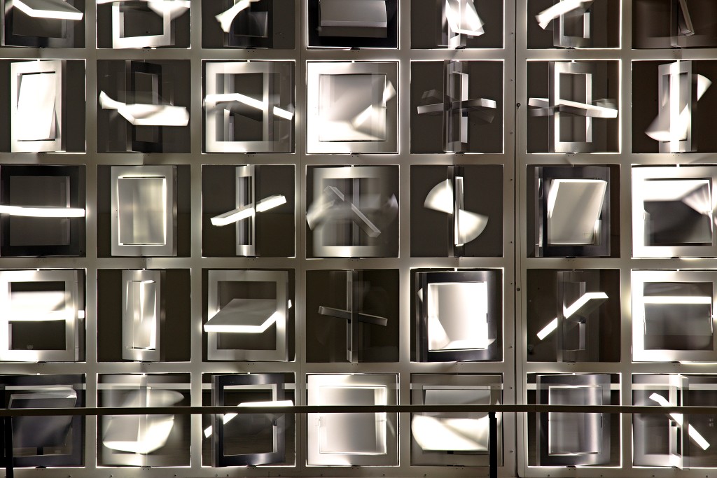 eindhoven kunst art china light licht festival lichtshow show festiviteit glow evenement event chinees chinese verlichting draak dragon lichtfestival